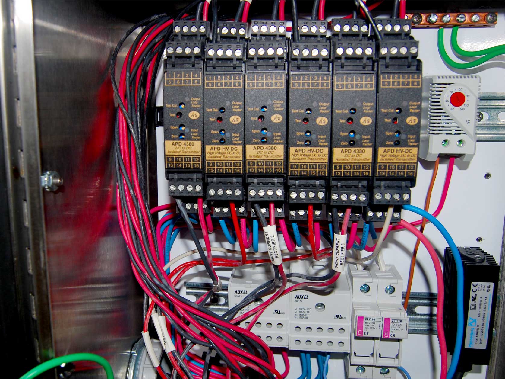 Cathodic protection current control for the floating rail bridge