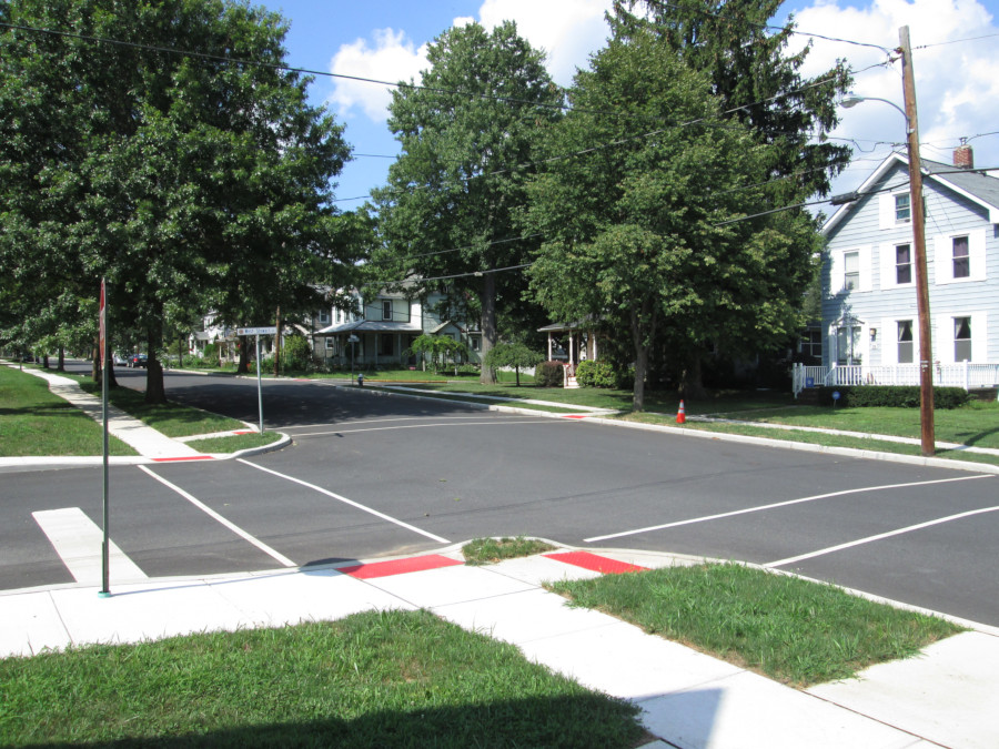 Grand Ave Sidewalk & Curbing - West Stewart & Grand Ave intersection